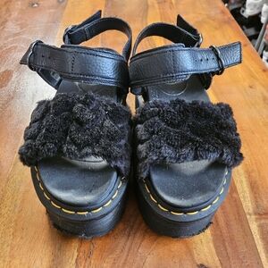 Dr. Marten heart sandal